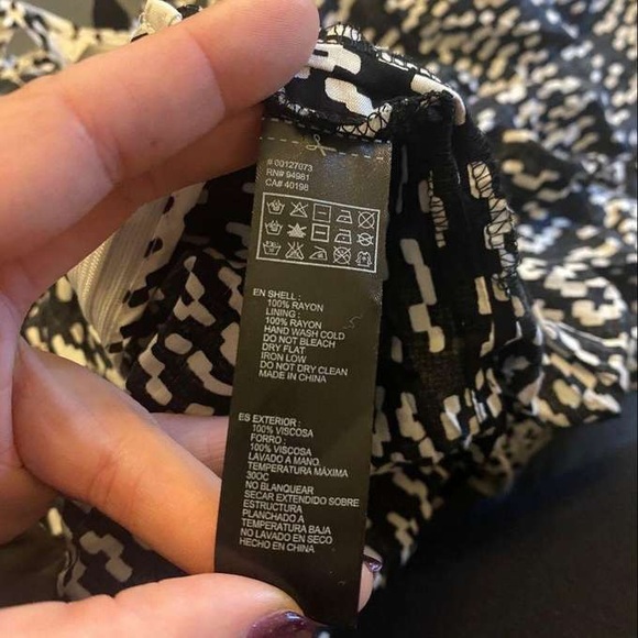 Forever 21 Women’s Black & White Pattern Sleeveless Open Back Maxi Dress Size L - Picture 3 of 6